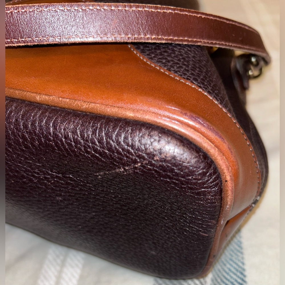 Vintage Authentic Dooney & Bourke Tassle Crossbody Bucket Bag - Picture 7 of 15